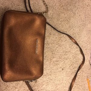 Michael kors crossbody